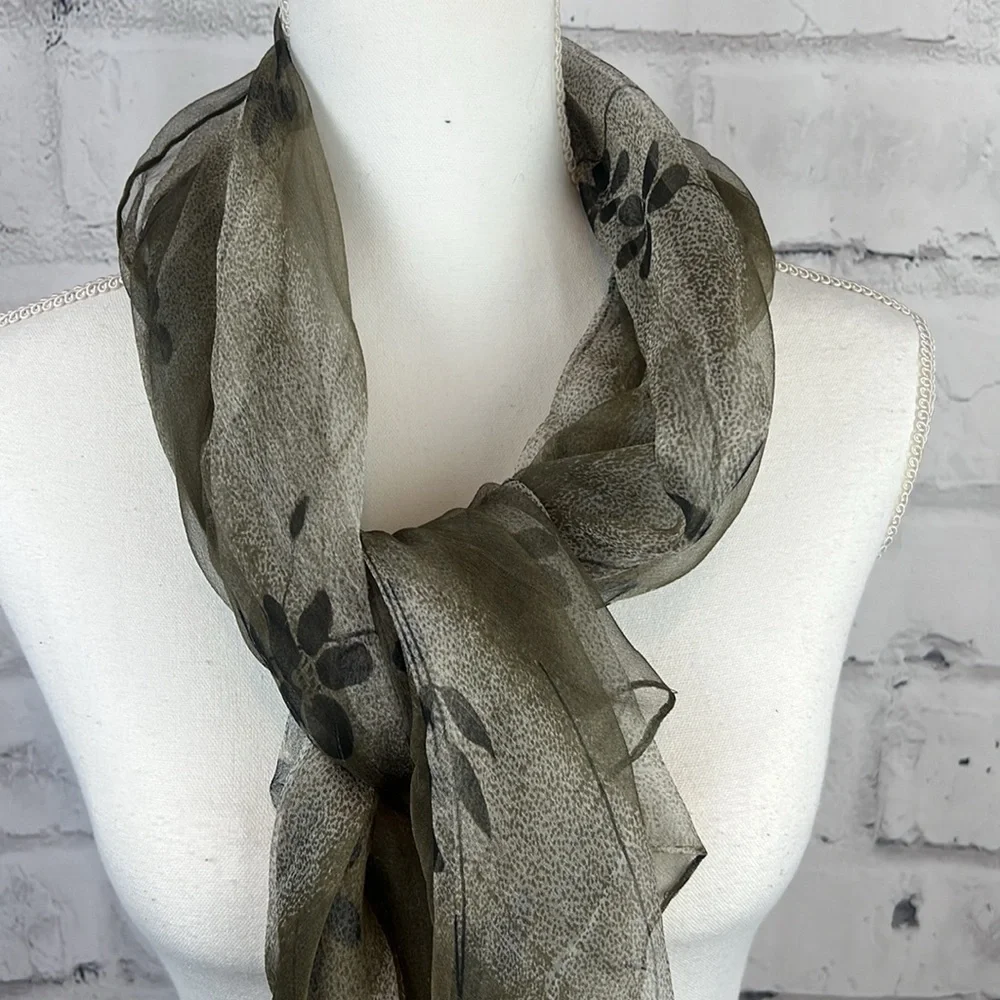 100% Silk Unbranded Floral Pattern Scarf Brown Black
